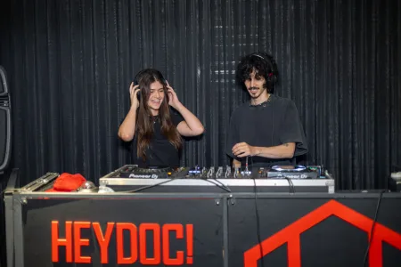 artistas goianos Bia Lasmar e DJ HeyDoc!