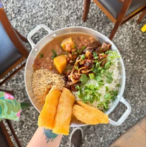 Pensando em você que ama comer bem sempre e não quer pesar no bolso agora no Quintal temos o PF