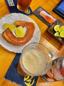 Uma Gioconda IPA harmonizada com um torresmo da @parada21bebidas é o que desejo a todos. ❤️⭕️ Be
