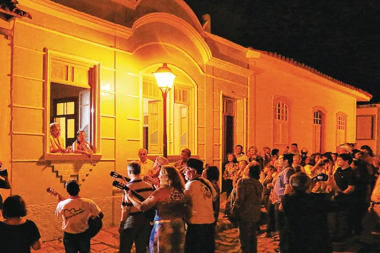 Cidade de Goiás divulga calendário das serenatas sob a lua cheia em 2026