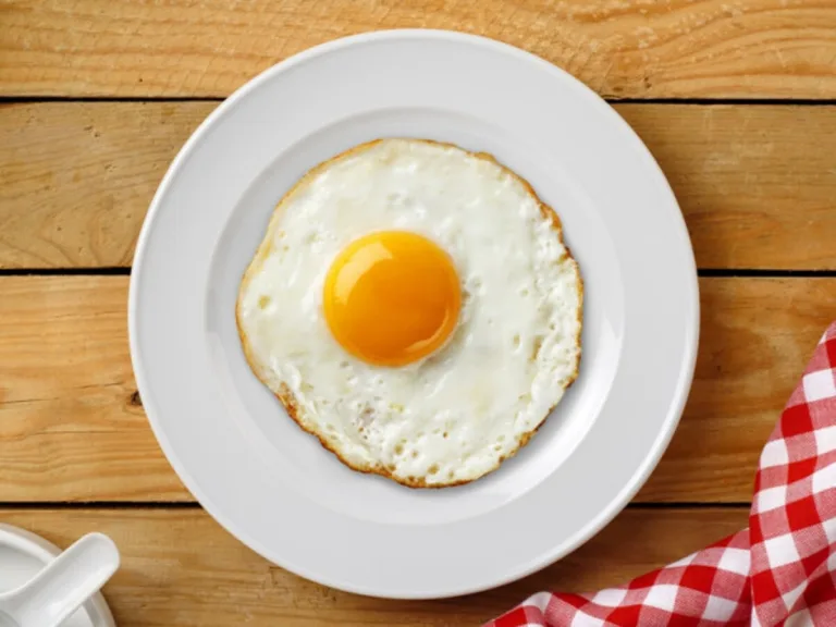 Novo estudo revela que comer mais de um ovo por semana reduz o risco de Alzheimer em 47%