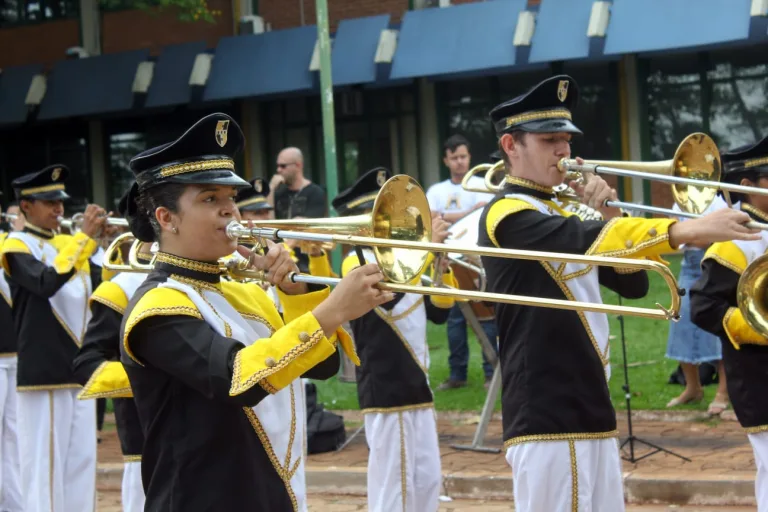 Festival com bandas e fanfarras reúne mais de 3.500 estudantes em Senador Canedo