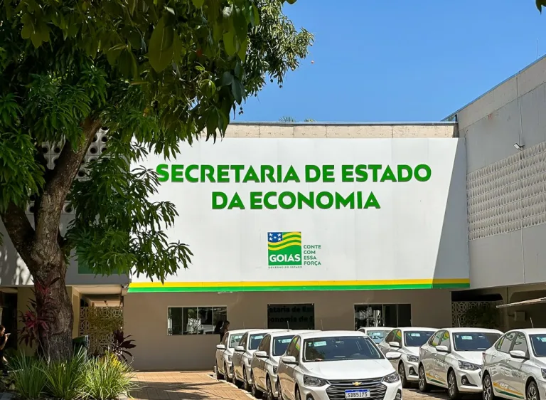Goiás abre concurso para auditor fiscal com salário de R$ 28 mil
