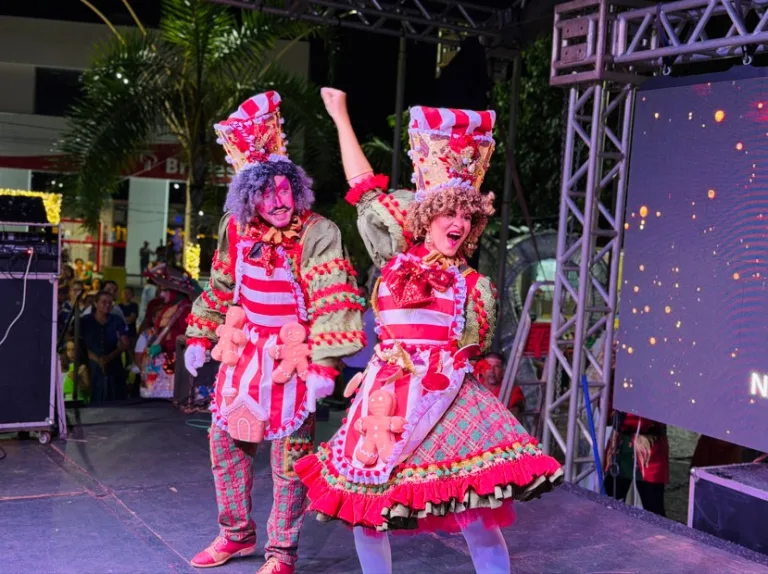 Praça vira cenário de neve e magia no Natal Encantado de São Miguel do Araguaia