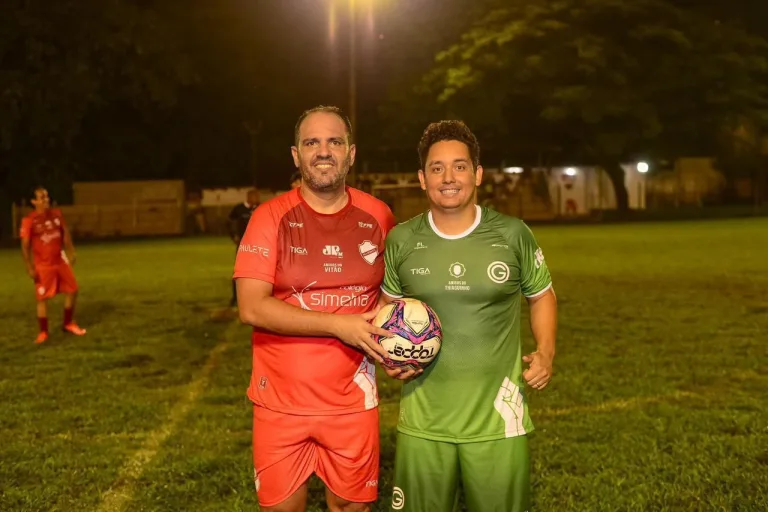 Goiás x Vila vira espetáculo solidário com futebol e samba em Goiânia