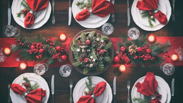Especialistas revelam como montar uma mesa de Natal elegante sem exageros