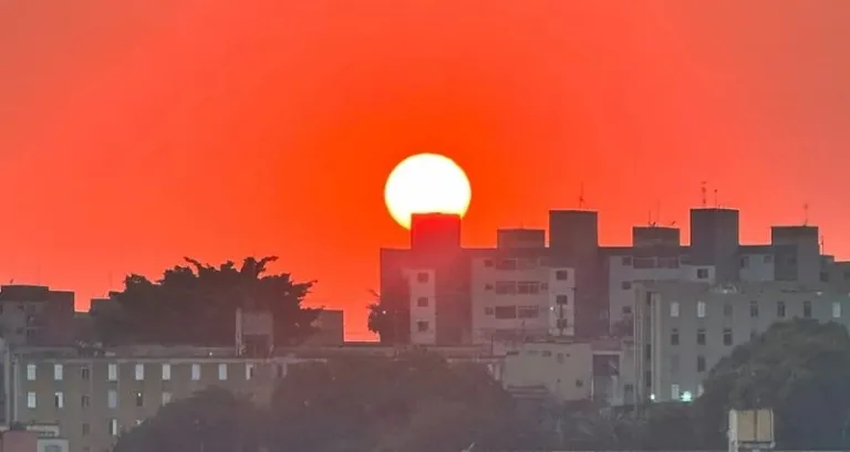 Radiação extrema no Brasil acende alerta para câncer de pele; veja o que observar