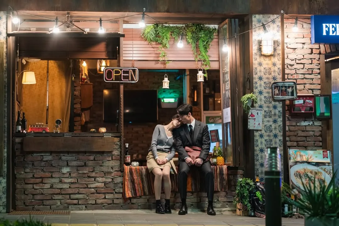 “Beijo Explosivo”: romance intenso, química arrebatadora e sucesso na Netflix
