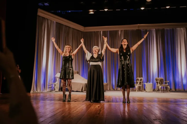 Goiânia recebe espetáculo “Três Mulheres Altas” com Ana Rosa, Helena Ranaldi e Fernanda Nobre