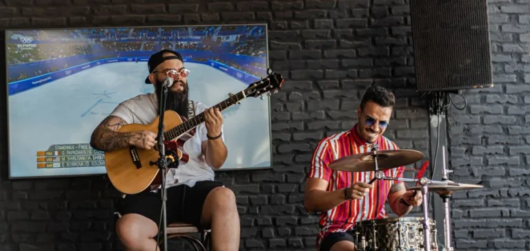 Goiânia recebe show de estreia da DKJV, projeto que une soul, pop e ritmos brasileiros