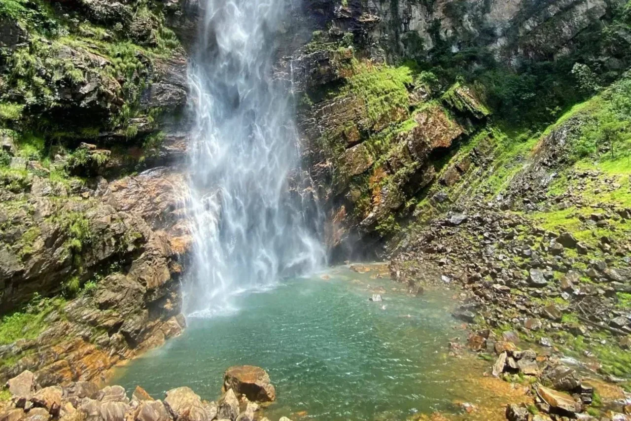 Cachoeira do Label está localizada na cidade de São João d'Aliança. (Foto: Reprodução)