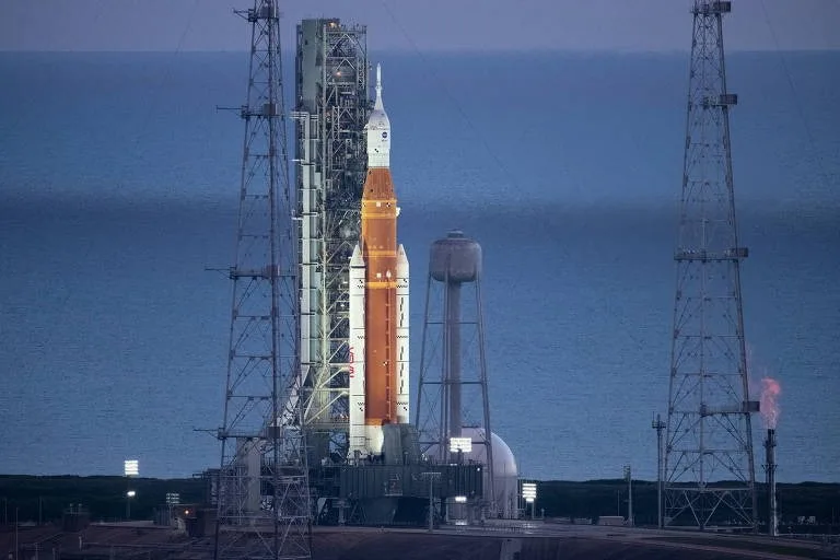Foguete irá orbitar a lua. - Foto: Reprodução/Nasa