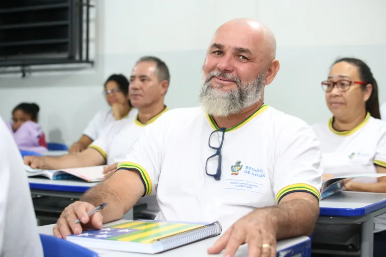 EJA 2026: Goiás abre matrículas para jovens e adultos que sonham em voltar a estudar