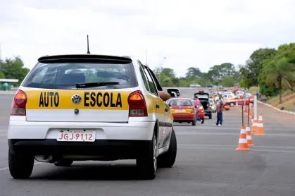 CNH: prova deixa de exigir baliza e libera carros automáticos em São Paulo e outros 3 estados