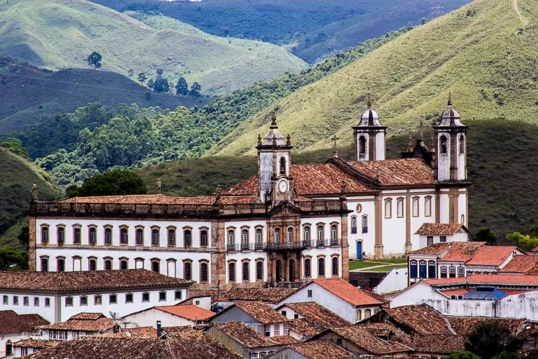 Destinos baratos para curtir o Carnaval 2026 sem gastar muito