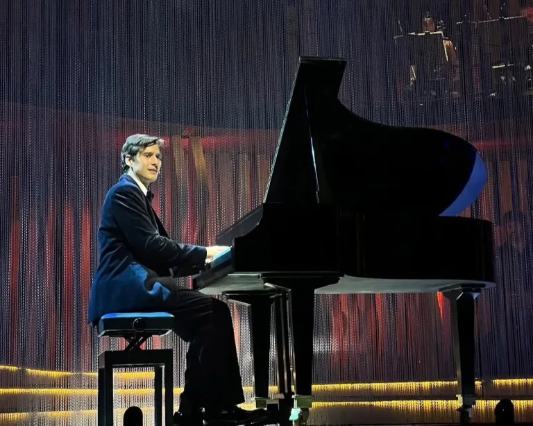 Goiânia ganha peça musical sobre Tom Jobim, ícone da música brasileira