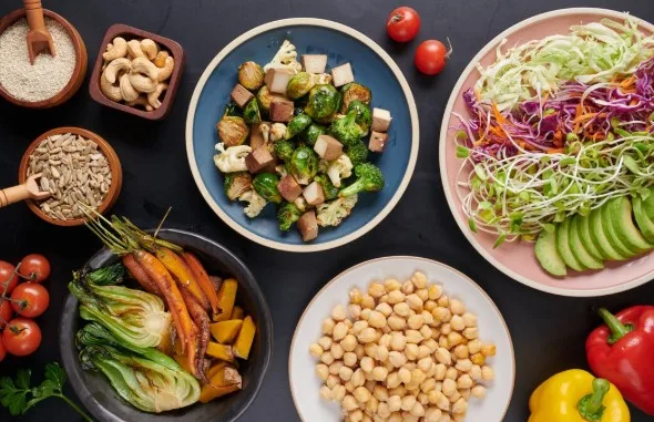 Dieta vegetariana pode reduzir risco de 5 tipos de câncer, indica pesquisa com 72 mil pessoas