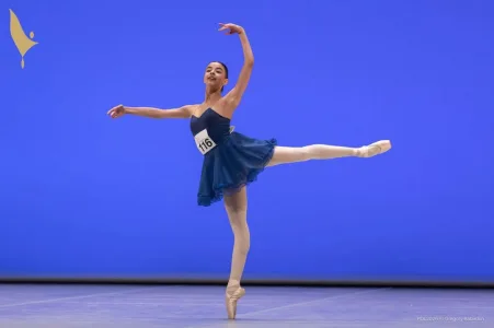 Bailarina goiana ganha 12 bolsas de estudos internacionais
