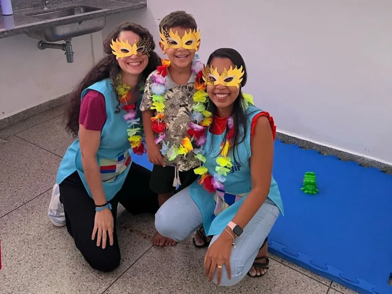 Carnaval em Goiás inclui crianças com autismo em programação adaptada