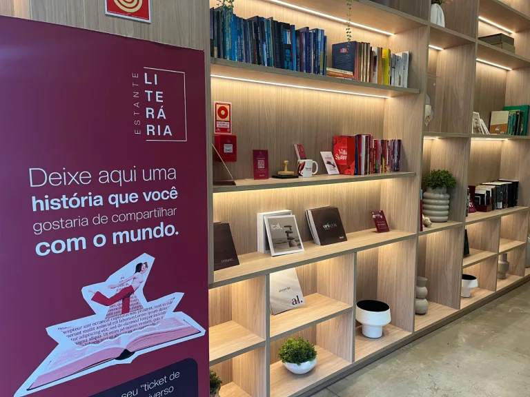 Goiânia ganha estante colaborativa com empréstimo gratuito de livros