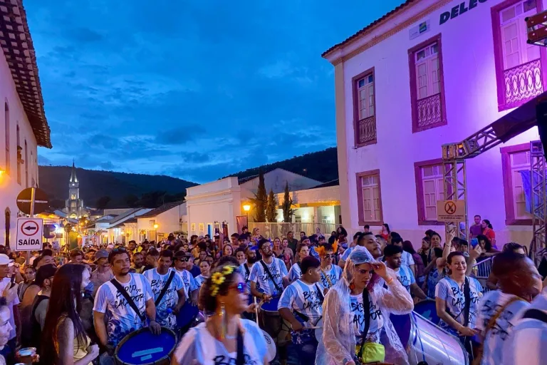 Nem Salvador, nem BH: melhor Carnaval do Brasil acontece pertinho de Goiânia