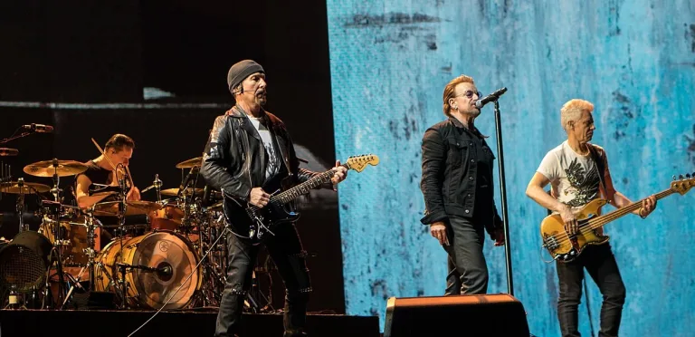 Novo disco da banda U2 é lançado: temas da atualidade aparecem no material