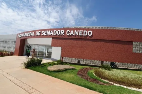22.09.2023 Reuniao na prefeitura de Senador Canedo com os trabalhadores da Saude 152 850x560 1