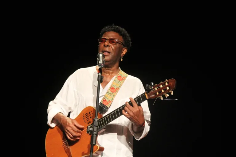Goiânia recebe, pela primeira vez, lenda da MPB em show gratuito imperdível