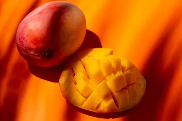 Fruta tropical é rica em vitaminas, minerais e fibras e você deveria consumir depois de cada refeição