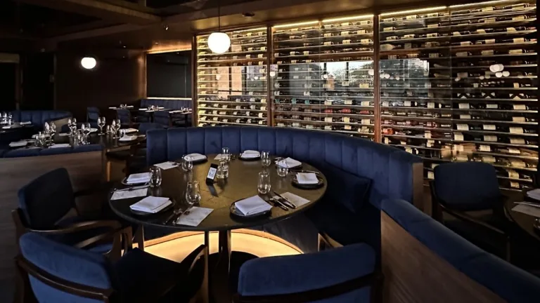 Restaurante em Goiânia aposta em jantar harmonizado com vinhos espanhóis em experiência exclusiva