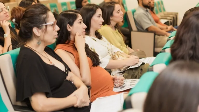 Curso gratuito em Goiânia prepara gestantes para parto e cuidados com o bebê