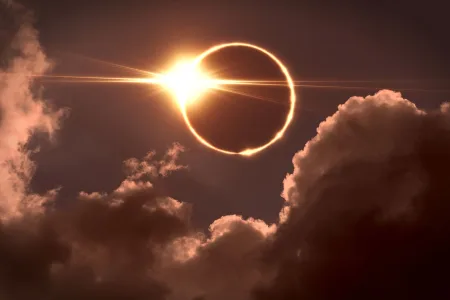 Eclipse solar total 1 compressed