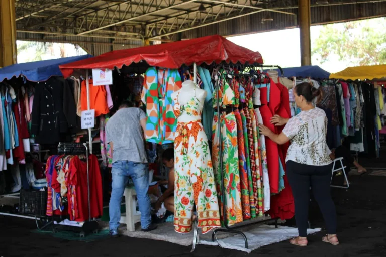 Goiânia recebe Feira de Brechós Cabide Rosa com mais de 10 mil peças e entrada gratuita