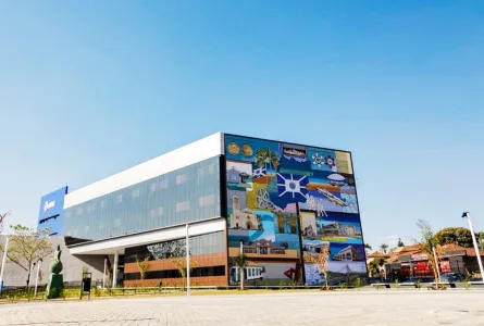 Centro Administrativo Adhemar Santillo 2