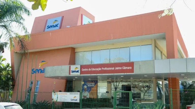 Sesc e Senac Goiás abrem vagas de emprego com salários de até R$ 13,4 mil; veja como se candidatar