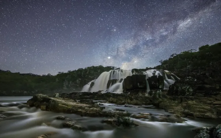 Chapada dos Veadeiros lança trilha noturna sob o céu do Cerrado