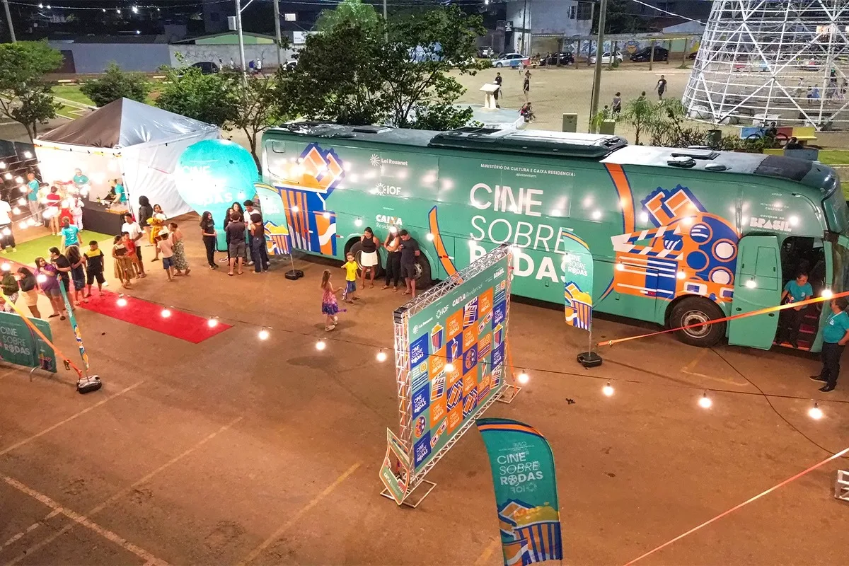 Cinema ao ar livre com pipoca e refrigerante grátis chega a Pirenópolis neste fim de semana