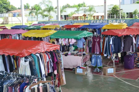 Encontro de Bazares Cabide Rosa