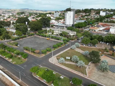 Praça Cívica de Ceres recebe cinema gratuito ao ar livre neste fim de semana
