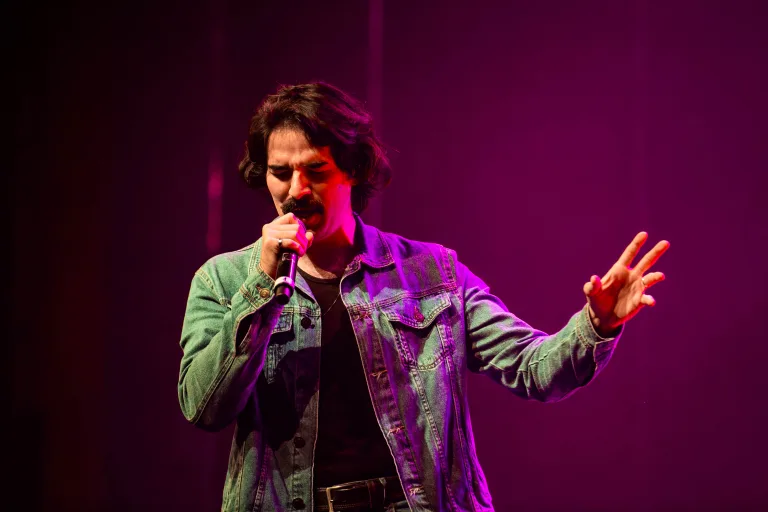 Goiânia recebe show em homenagem a Belchior com experiência imersiva e grandes sucessos do cantor