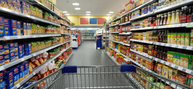 Supermercados em Goiás terão horário reduzido aos domingos e feriados; veja o que muda