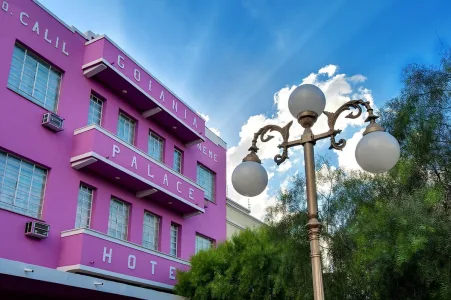 Roteiro turístico gratuito leva população para conhecer patrimônio Art Déco de Goiânia