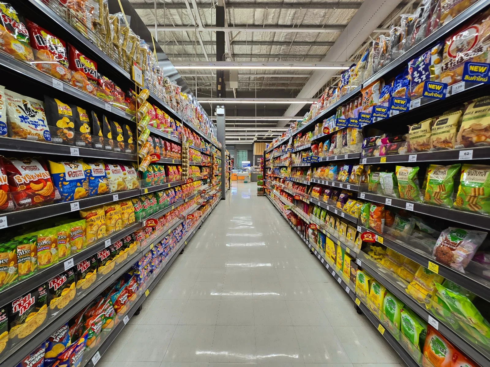 Supermercados em Goiás terão horário reduzido aos domingos e feriados; veja o que muda