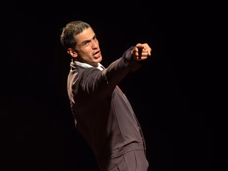 Mateus Solano traz o espetáculo “O Figurante” para Goiânia e Anápolis