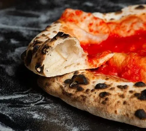 Pouca gente sabe, mas esta pizzaria de Goiânia nasceu inspirada na mais antiga do mundo