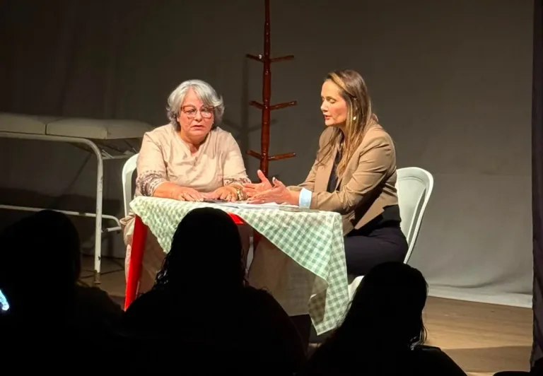 Teatro no Centro de Goiânia tem noites de humor por R$ 20 e ainda coloca o público no palco