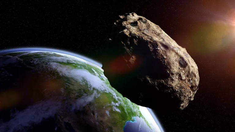 Asteroide com força de 22 bombas atômicas pode colidir com a Terra; entenda os riscos
