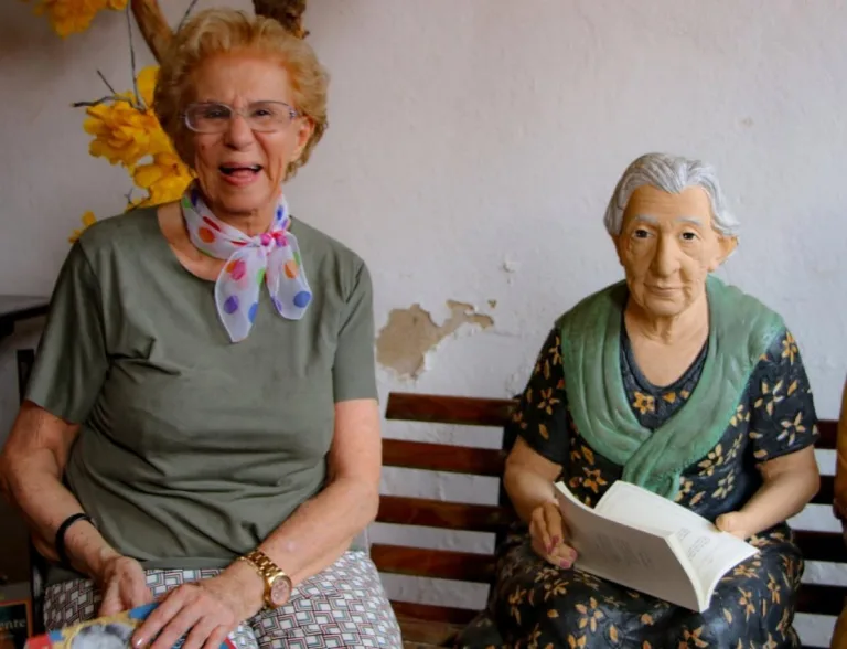 Morre Vicência Bretas, última filha viva de Cora Coralina, aos 97 anos