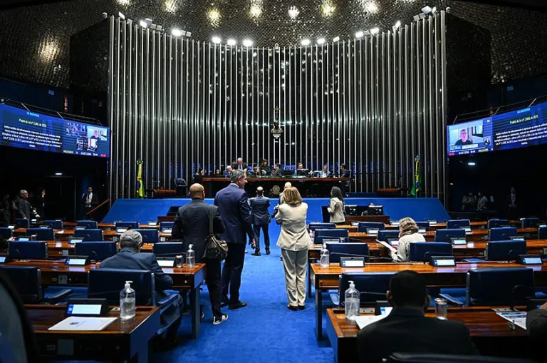Senado aprova criação do “Pix Pensão”; pagamento poderá ser automático todos os meses
