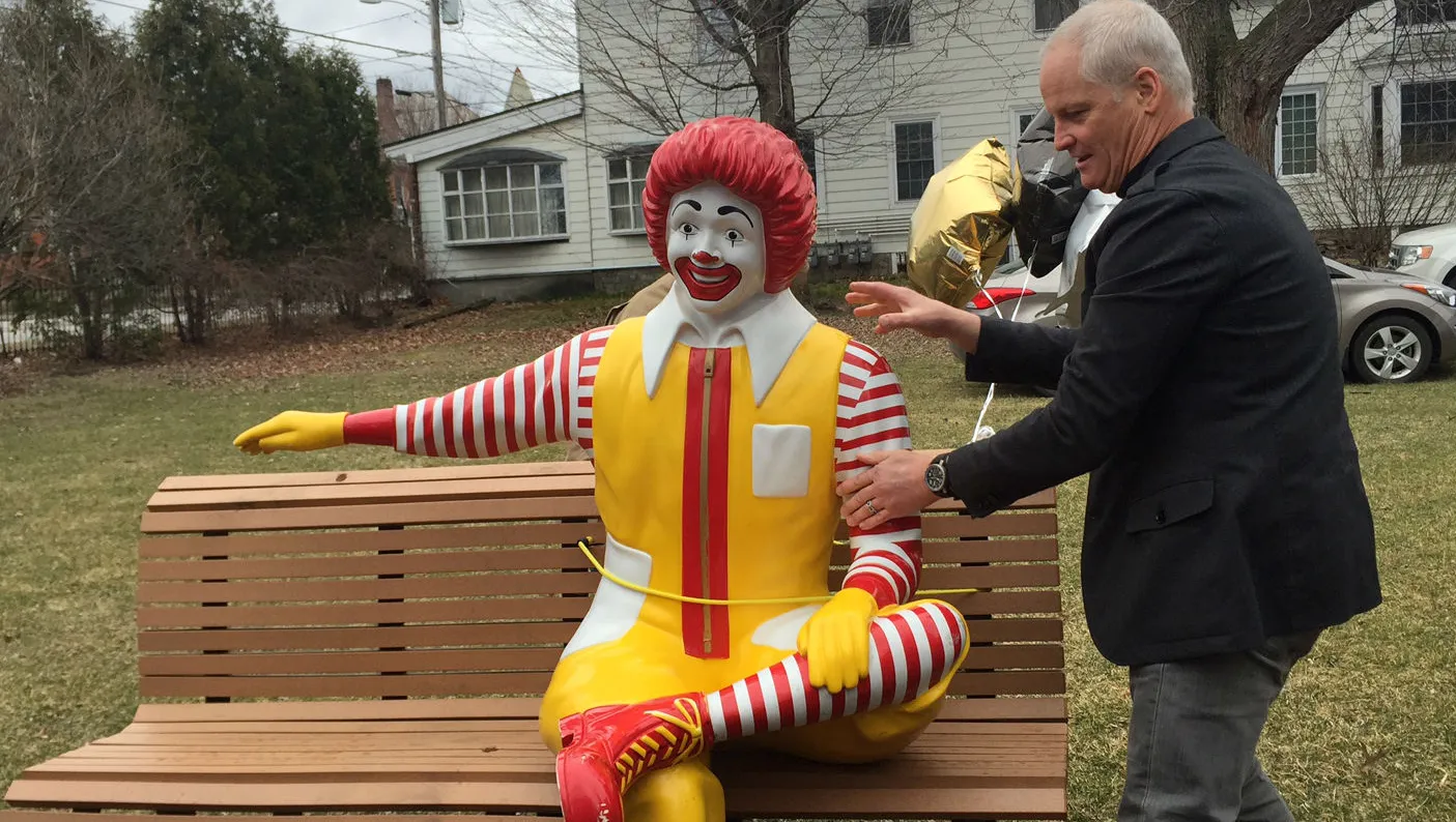 Mascarados Pirenópolis inspirado no Ronald Mcdonalds